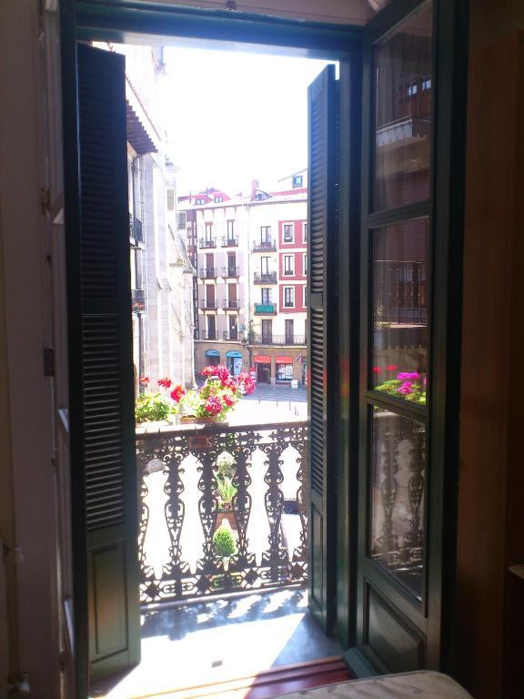 Roquefer Bilbao Central Rooms Buitenkant foto